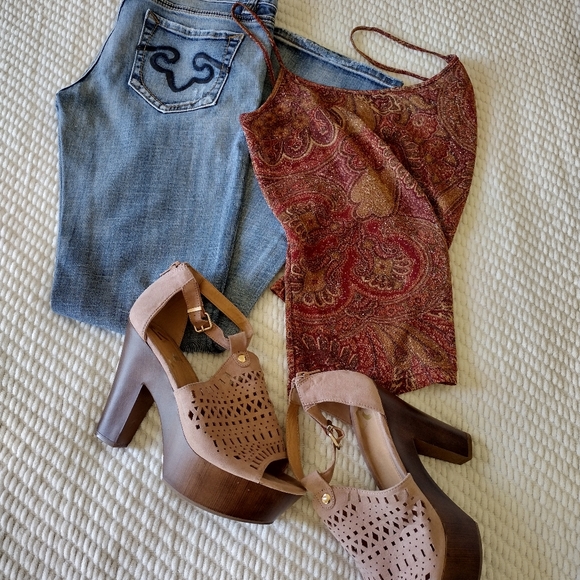 Express Lady Flare, Low rise Jeans - Picture 6 of 8